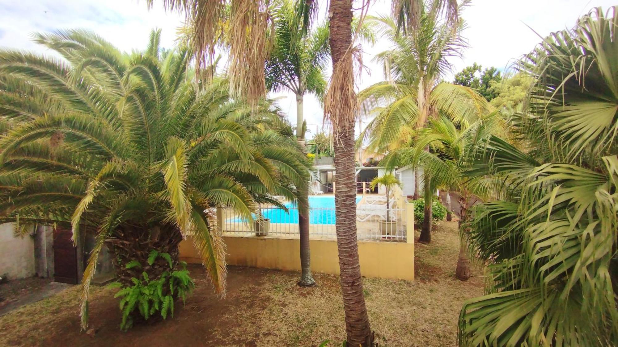 F2 Residence Oasis Terre Rouge A Saint Pierre Extérieur photo